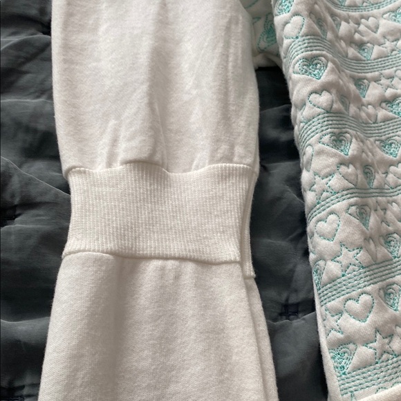 Girls Roxy Cream and Light Blue Patterned Hoodie NWT - Picture 3 of 10